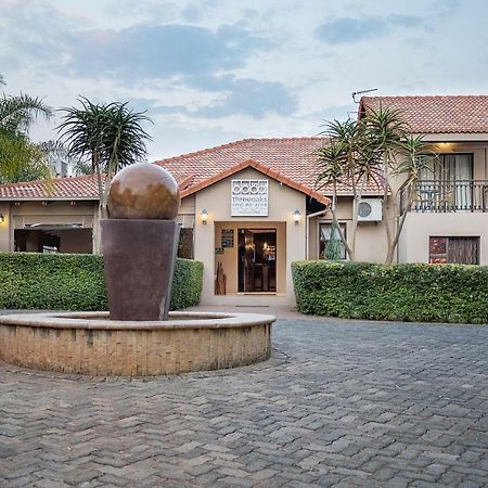 Three Oaks&an Aloe Boutique Hotel Hartbeespoort Extérieur photo